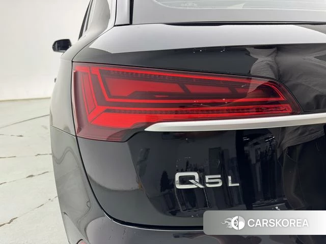 Audi Q5L 2023 Черный из Китая, фото 3