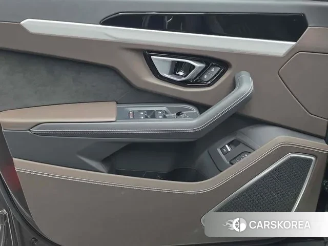 Lamborghini Urus 2023 Коричневый из Кореи, фото 3