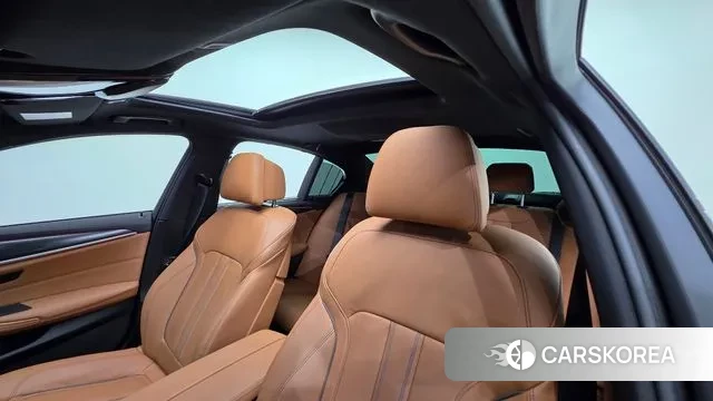 BMW 5 Series (G30) 2023 Белый из Кореи, фото 3