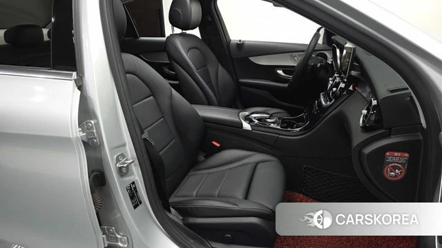 Mercedes-Benz C-Class W205 2018 Серебристо-серый из Кореи, фото 3