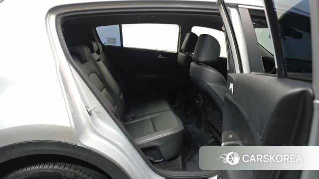 Kia Sportage The Bold 2021 Серебристо-серый из Кореи, фото 3