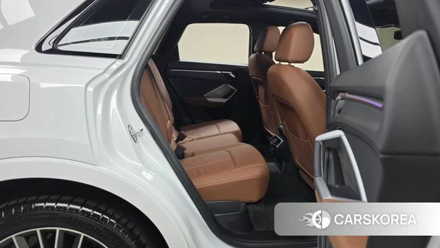 Audi Q3 (F3) 2025 Белый из Кореи, фото 3