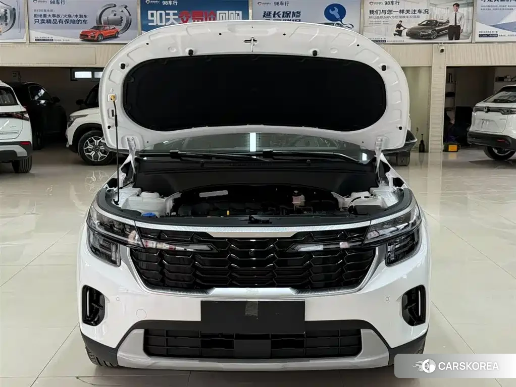 Kia Seltos 2026 Белый из Китая, фото 3