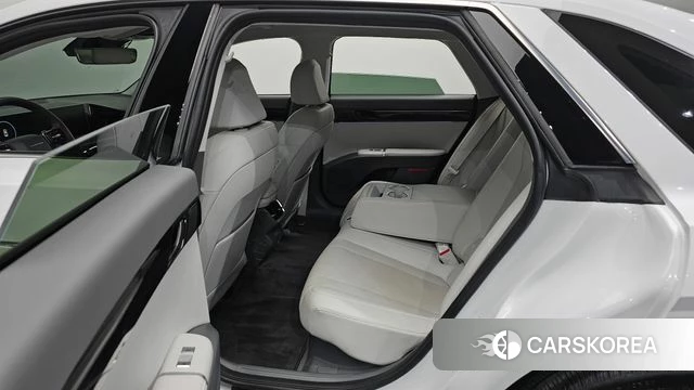 Hyundai Grandeur Hybrid (GN7) 2024 Белый из Кореи, фото 3