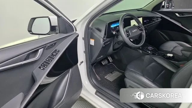 Kia Di Ol Nu Niro 2022 Белый из Кореи, фото 3