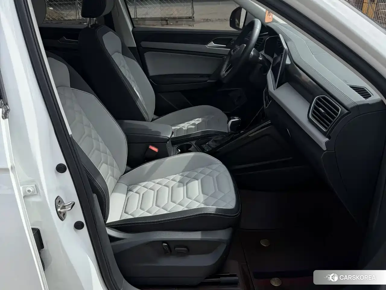 Volkswagen Tayron 2023 Белый из Китая, фото 3