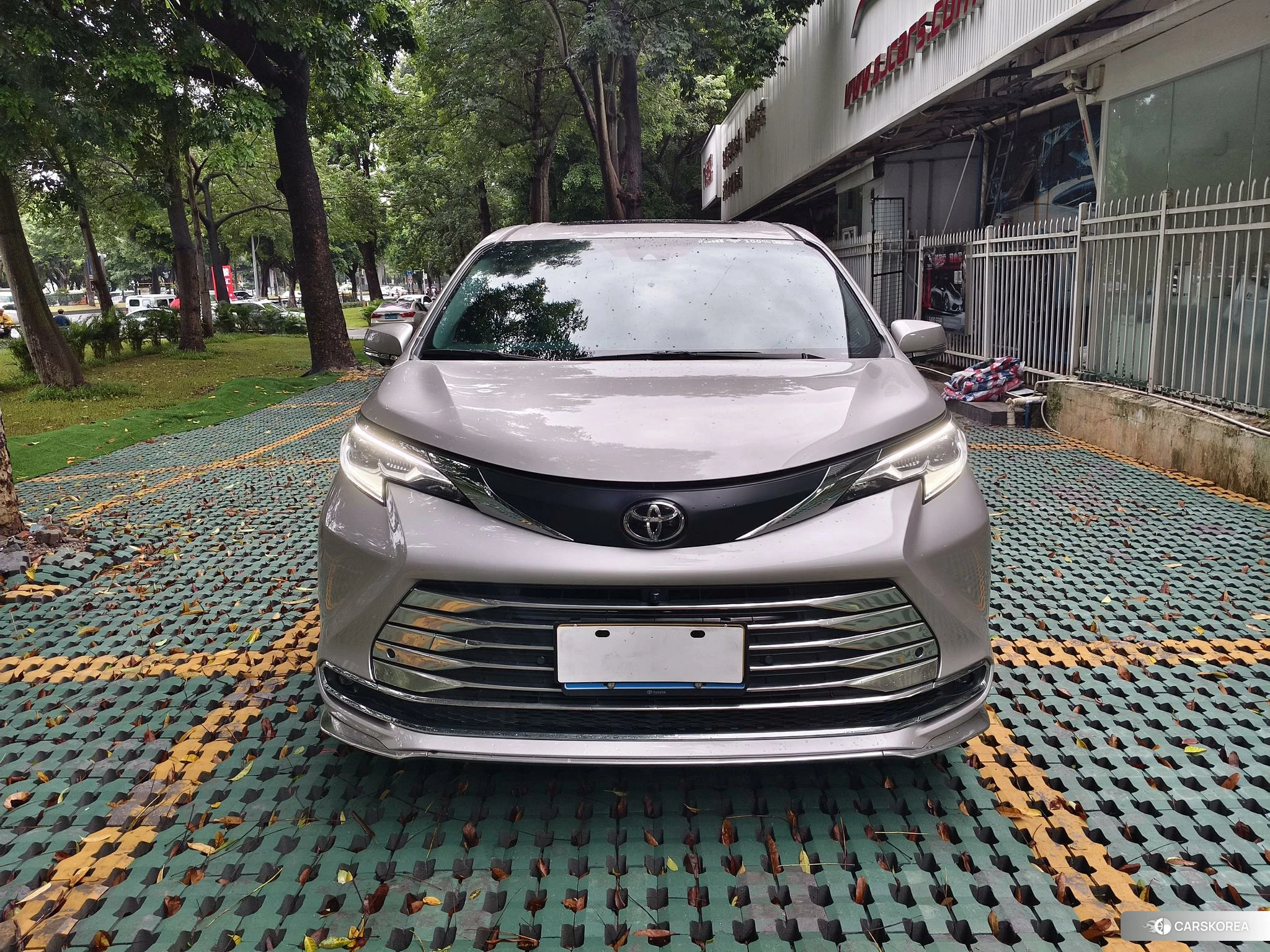 Toyota Saina 2024 Шампань из Китая, фото 3