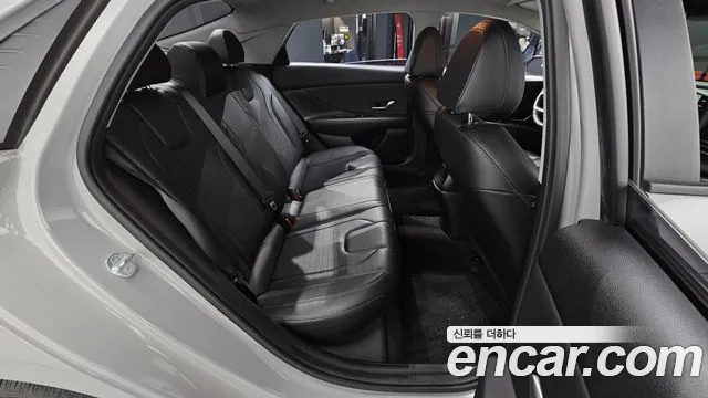 Hyundai Avante (CN7) 2021 Серебристо-серый из Кореи, фото 3