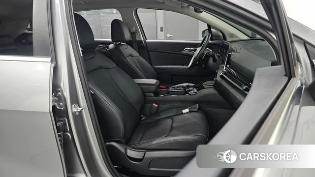 Kia Sportage 5th Generation Hybrid 2023 Серебристо-серый из Кореи, фото 3