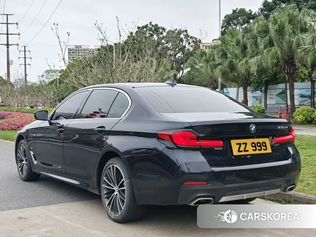 BMW 5 series 2022 Черный из Китая, фото 3