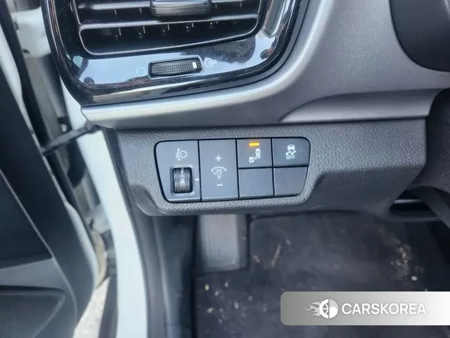 Kia Stonic 2019 Белый из Кореи, фото 3