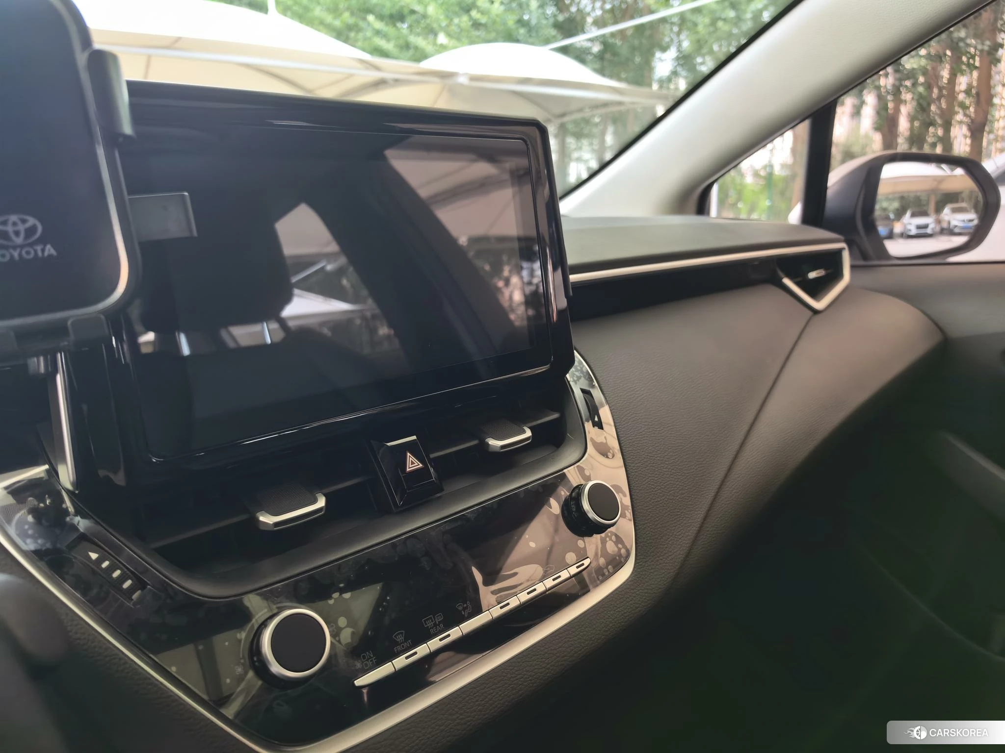 Toyota Corolla 2023 Белый из Китая, фото 3