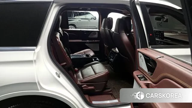 Lincoln Aviator 2nd generation 2022 Белый из Кореи, фото 3