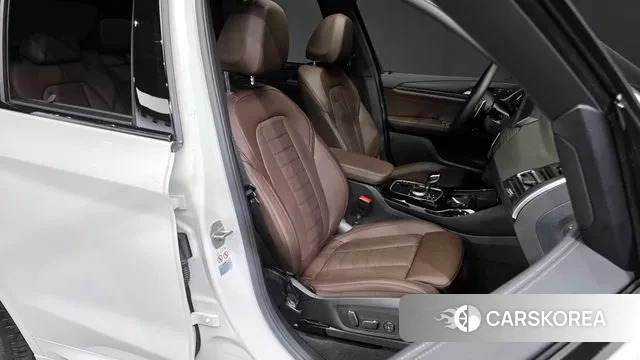 BMW X3 (G01) 2024 Белый из Кореи, фото 3