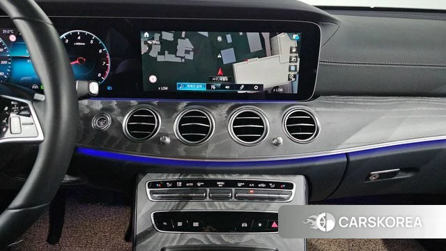 Mercedes-Benz E-Class W213 2023 Белый из Кореи, фото 3