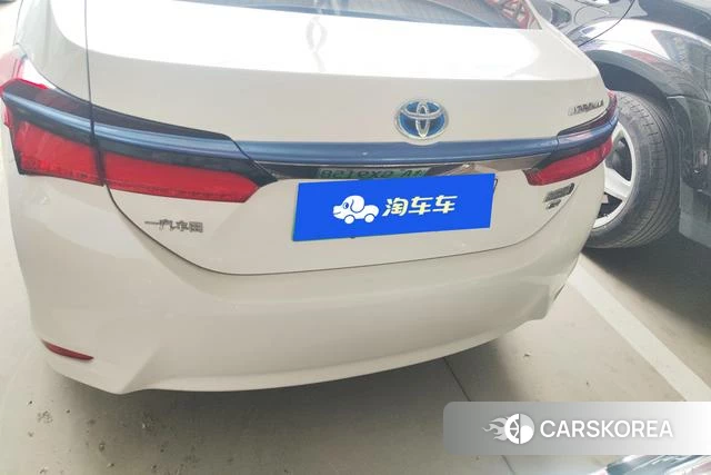 Toyota Corolla dual engine E+ 2021 Белый из Китая, фото 3