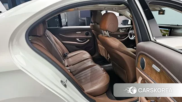 Mercedes-Benz E-Class W213 2019 Белый из Кореи, фото 3