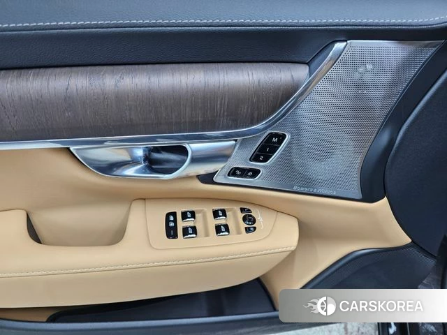 Volvo S90 2024 Серебряный из Кореи, фото 3