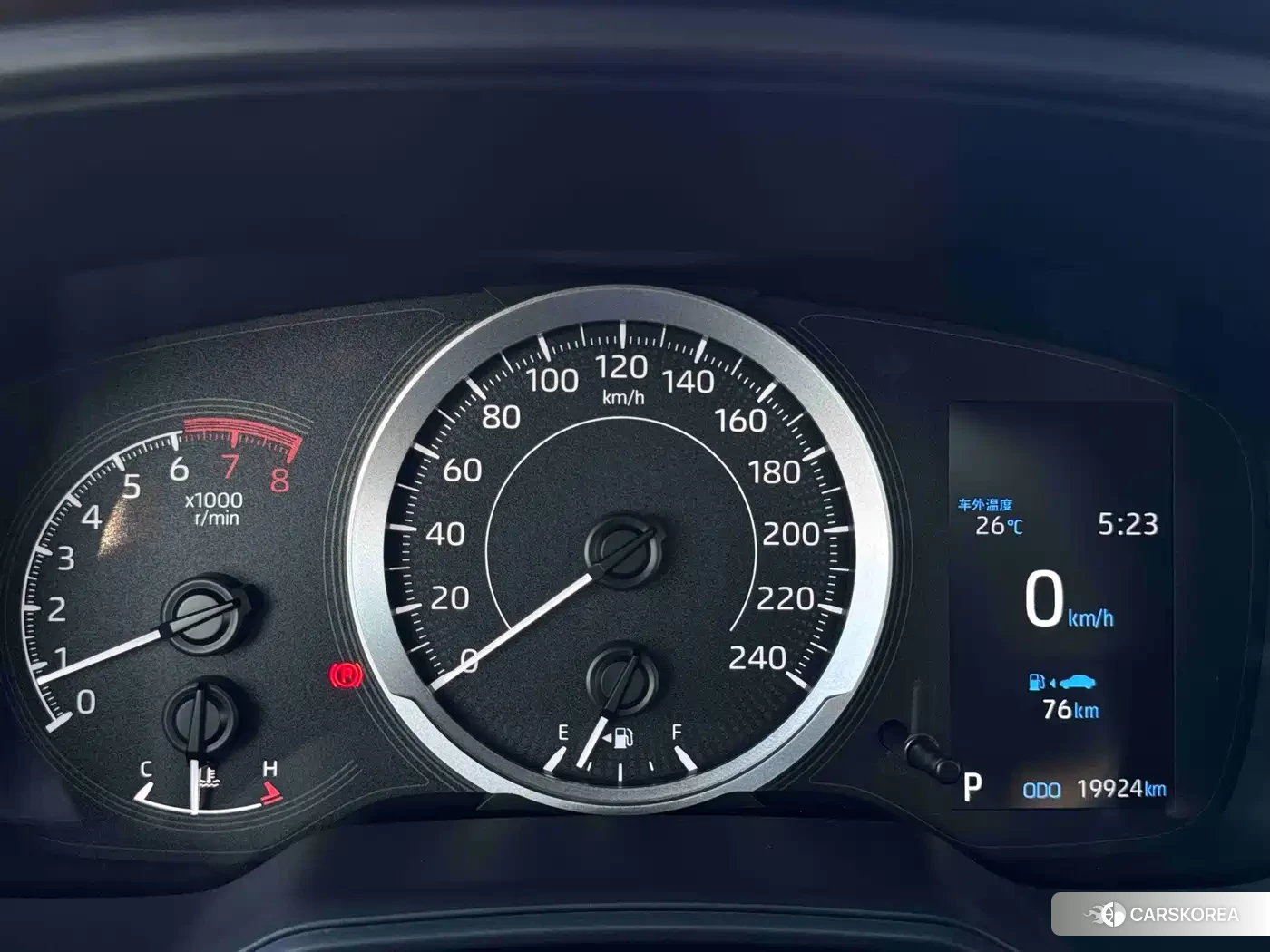 Toyota Corolla 2023 Белый из Китая, фото 3