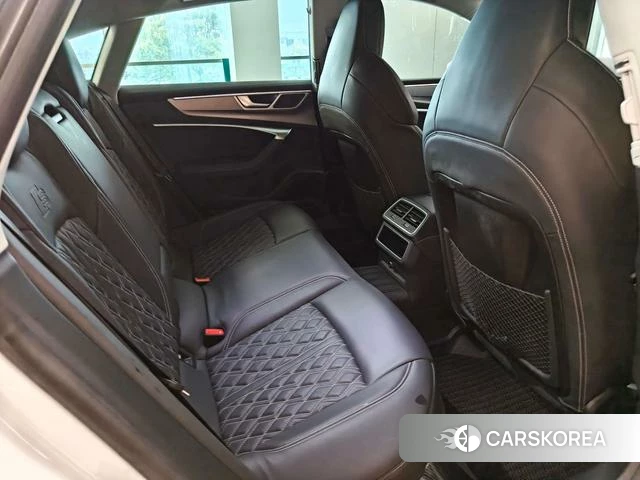 Audi A7 2025 Белый из Китая, фото 3