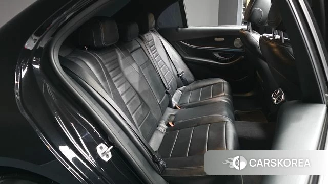 Mercedes-Benz E-Class W213 2023 Черный из Кореи, фото 3