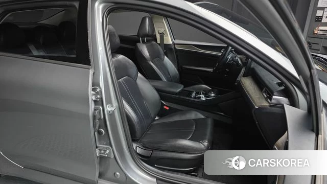 Kia K5 3rd generation 2022 Серебряный из Кореи, фото 3