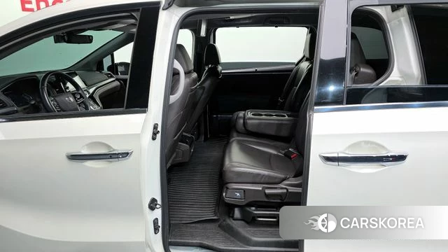 Honda Odyssey 2019 Белый из Кореи, фото 3
