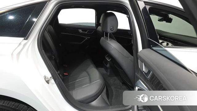 Audi A6 (C8) 2021 Белый из Кореи, фото 3