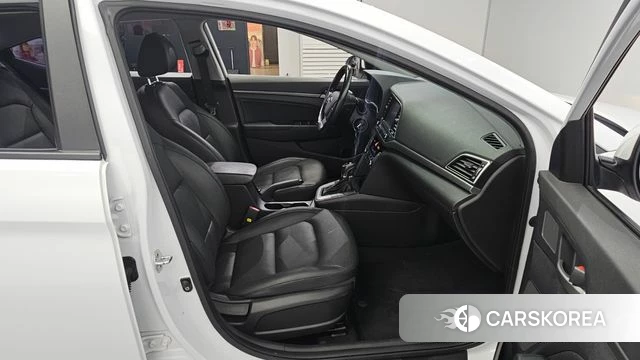 Hyundai Avante AD 2018 Белый из Кореи, фото 3
