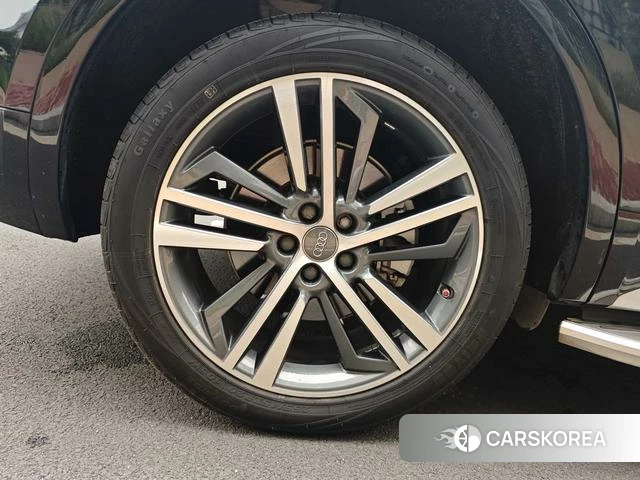 Audi Q5L 2021 Черный из Китая, фото 3