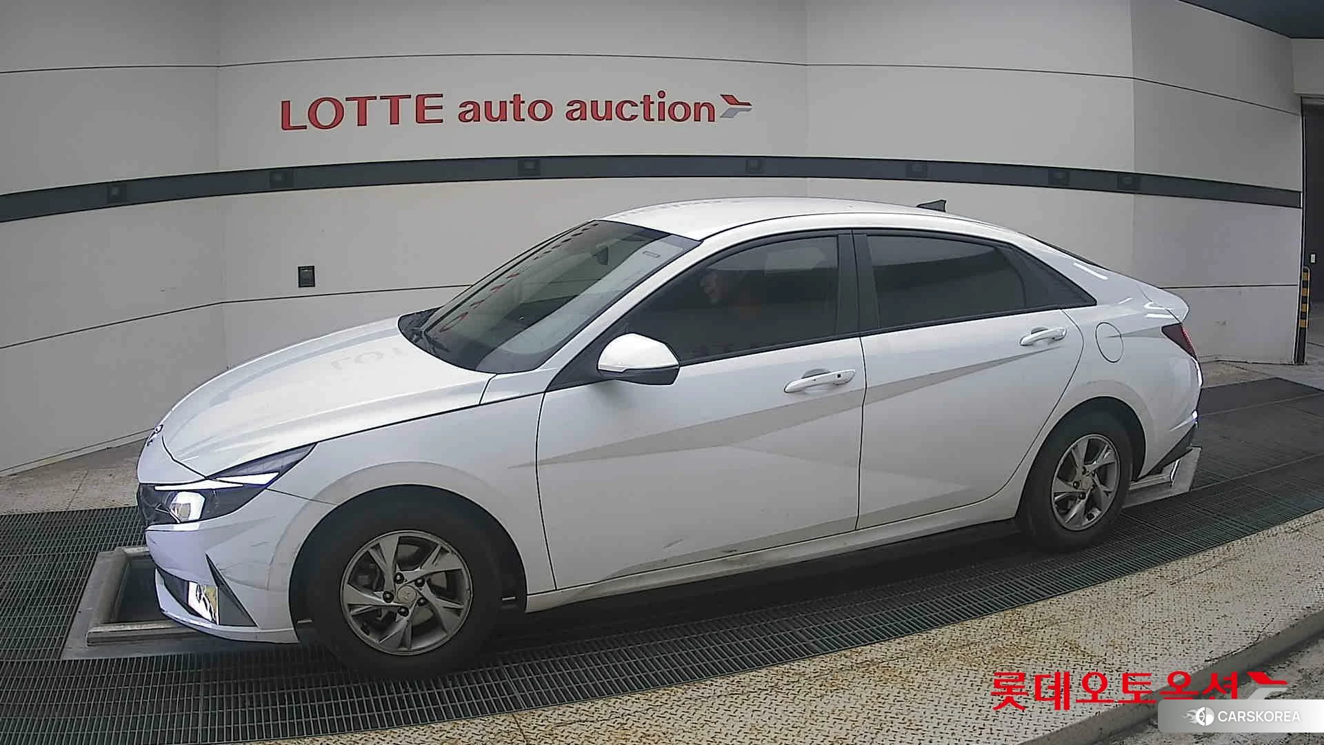Hyundai Avante 2021 Polar White из Кореи, фото 3
