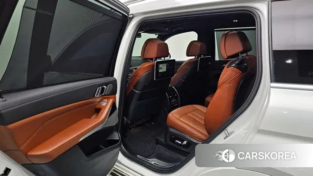 BMW X7 (G07) 2022 Белый из Кореи, фото 3