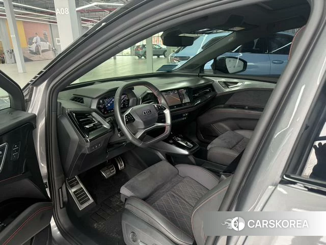 Audi Q5 e-tron 2023 Темно-серый из Китая, фото 3