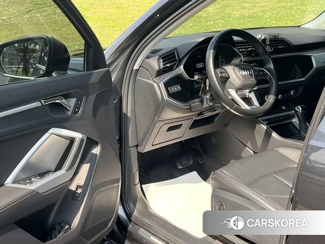 Audi Q3 2020 Темно-серый из Китая, фото 3