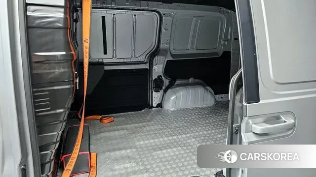 Hyundai Staria 2025 Серебряный из Кореи, фото 3