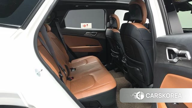 Kia Sportage 5th Generation Hybrid 2023 Белый из Кореи, фото 3