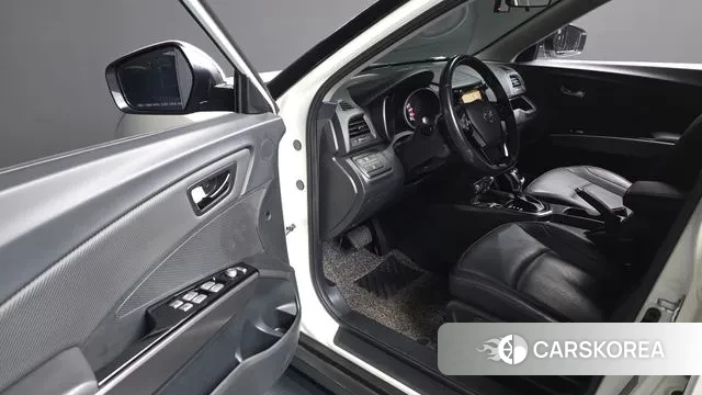 Ssangyong Tivoli Air 2018 Белый из Кореи, фото 3