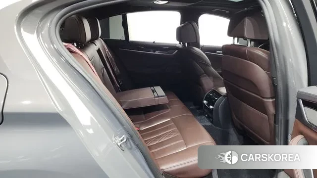 BMW 5 Series (G30) 2022 Серебряный из Кореи, фото 3