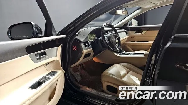 Jaguar XF (X260) 2018 Черный из Кореи, фото 3