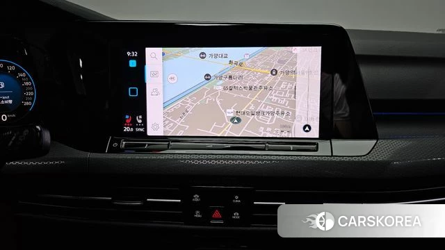 Volkswagen Golf 8th Generation 2024 Белый из Кореи, фото 3