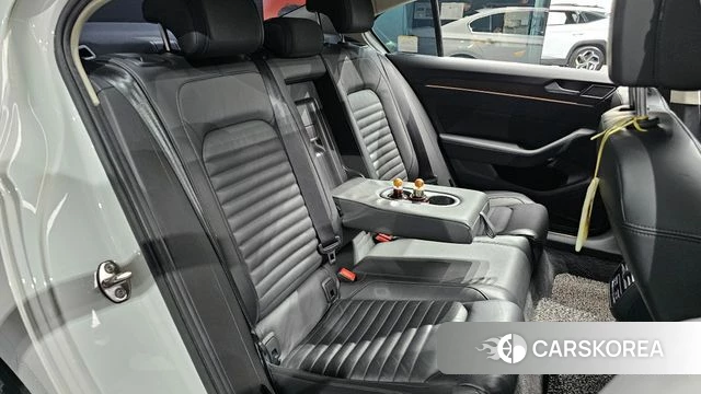 Volkswagen Passat GT (B8) 2018 Белый из Кореи, фото 3