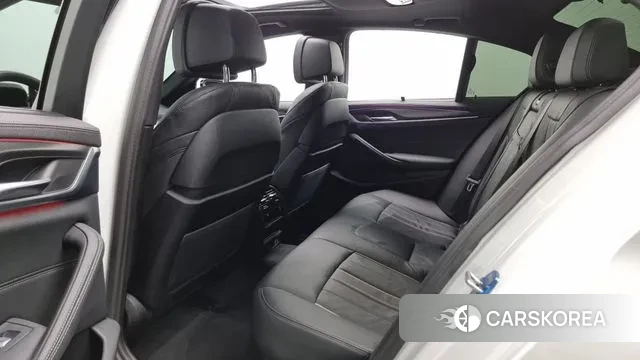 BMW 5 Series (G30) 2022 Белый из Кореи, фото 3