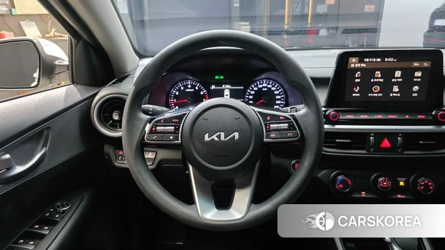 Kia The New K3 2nd generation 2023 Белый из Кореи, фото 3