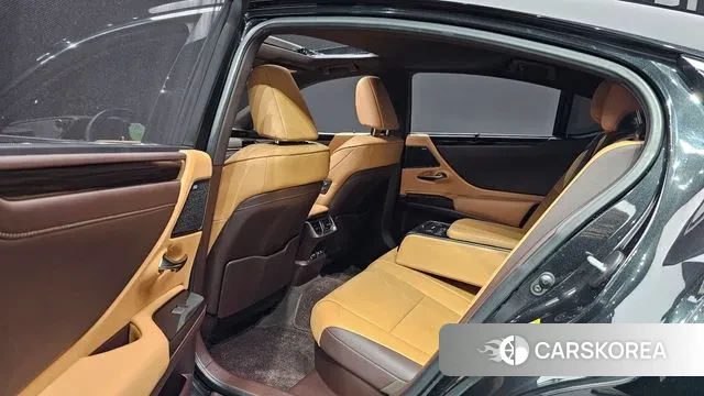 Lexus ES300h 7th generation 2019 Серый из Кореи, фото 3