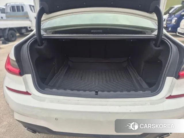 BMW 3 Series (G20) 2021 Белый из Кореи, фото 3