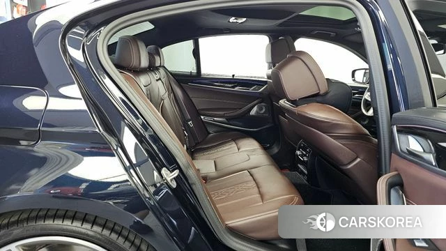 BMW 5 Series (G30) 2023 Черный из Кореи, фото 3