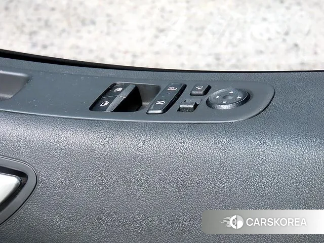 Hyundai Staria 2025 Серебристо-серый из Кореи, фото 3