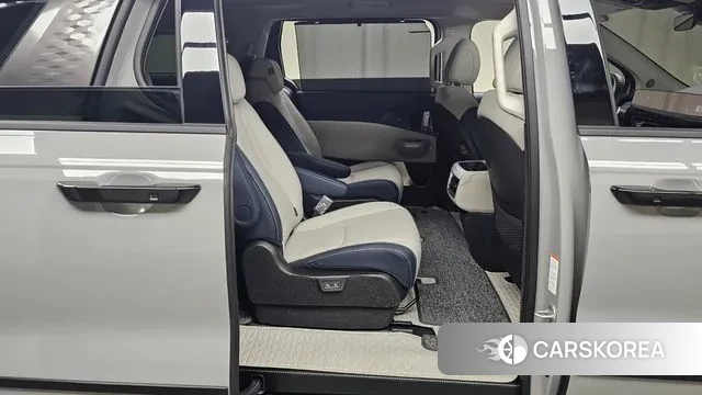 Kia The New Carnival 4th Generation 2024 Серебристо-серый из Кореи, фото 3