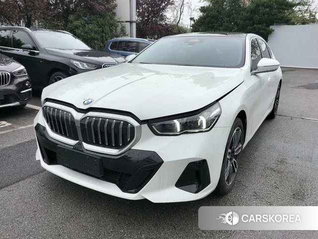 BMW 5 series 2026 Белый из Китая, фото 3
