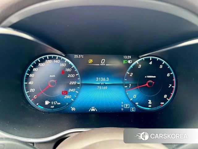 Mercedes-Benz GLC 2021 Белый из Китая, фото 3